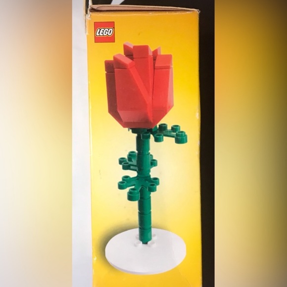 Limited Edition Lego Rose Set - Picture 2 of 3